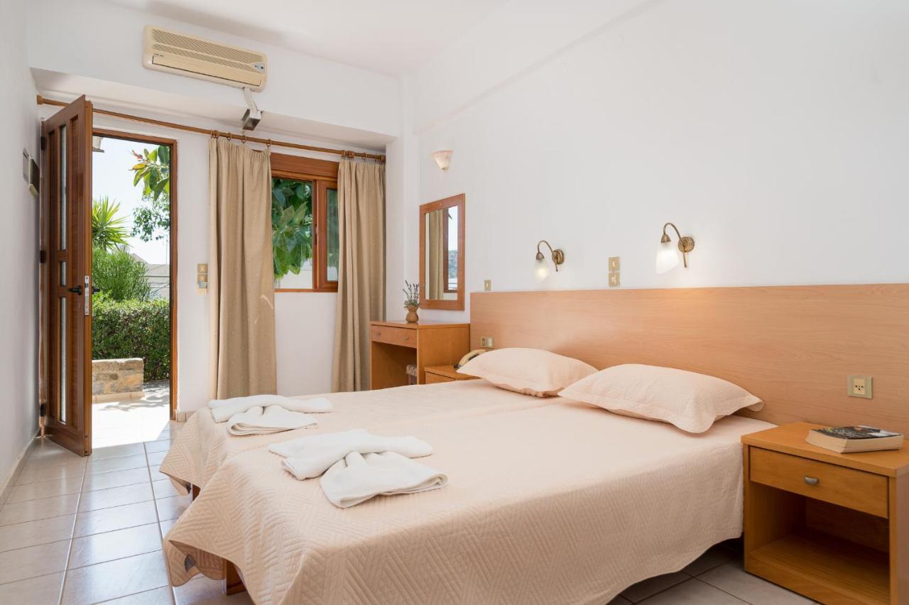 Adonis Hotel Agia Galini  Luaran gambar