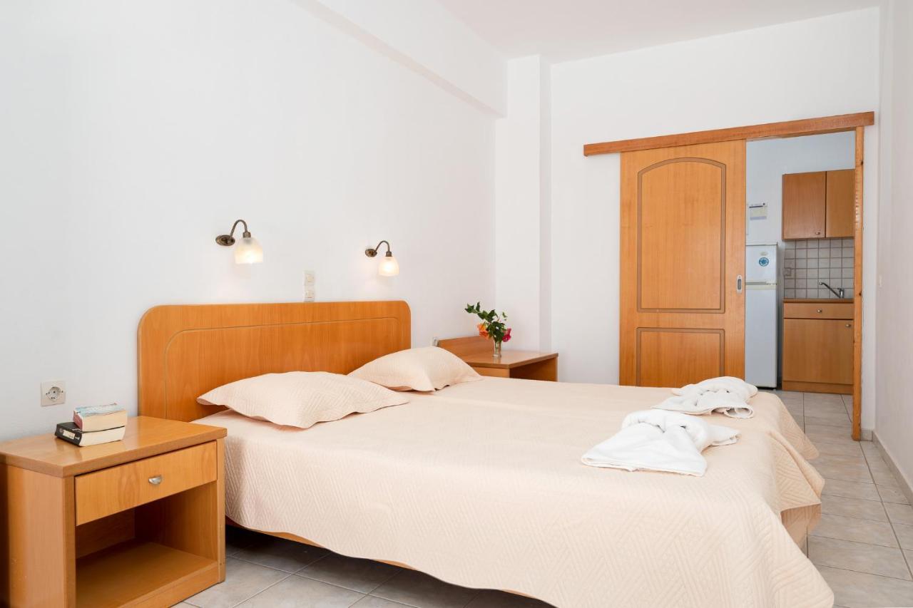 Adonis Hotel Agia Galini  Luaran gambar