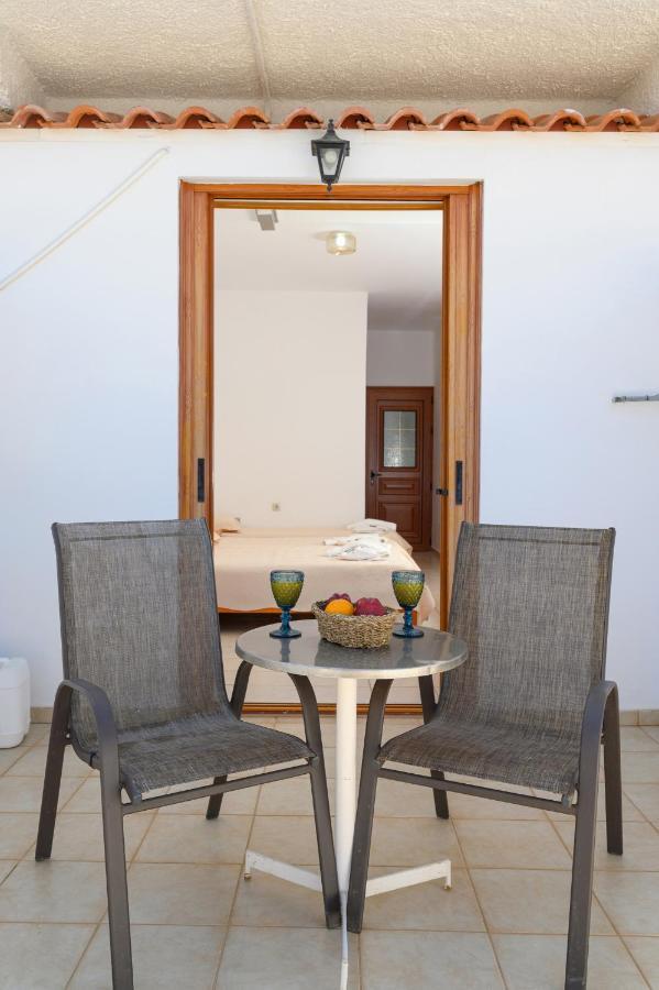 Adonis Hotel Agia Galini  Luaran gambar