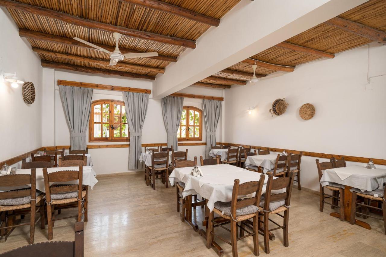 Adonis Hotel Agia Galini  Luaran gambar